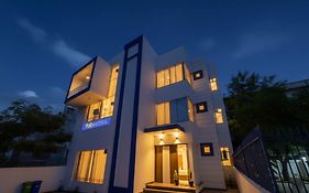 Fabhotel Oyster Villa - Nr Paras Hospitals Sushant Lok 1